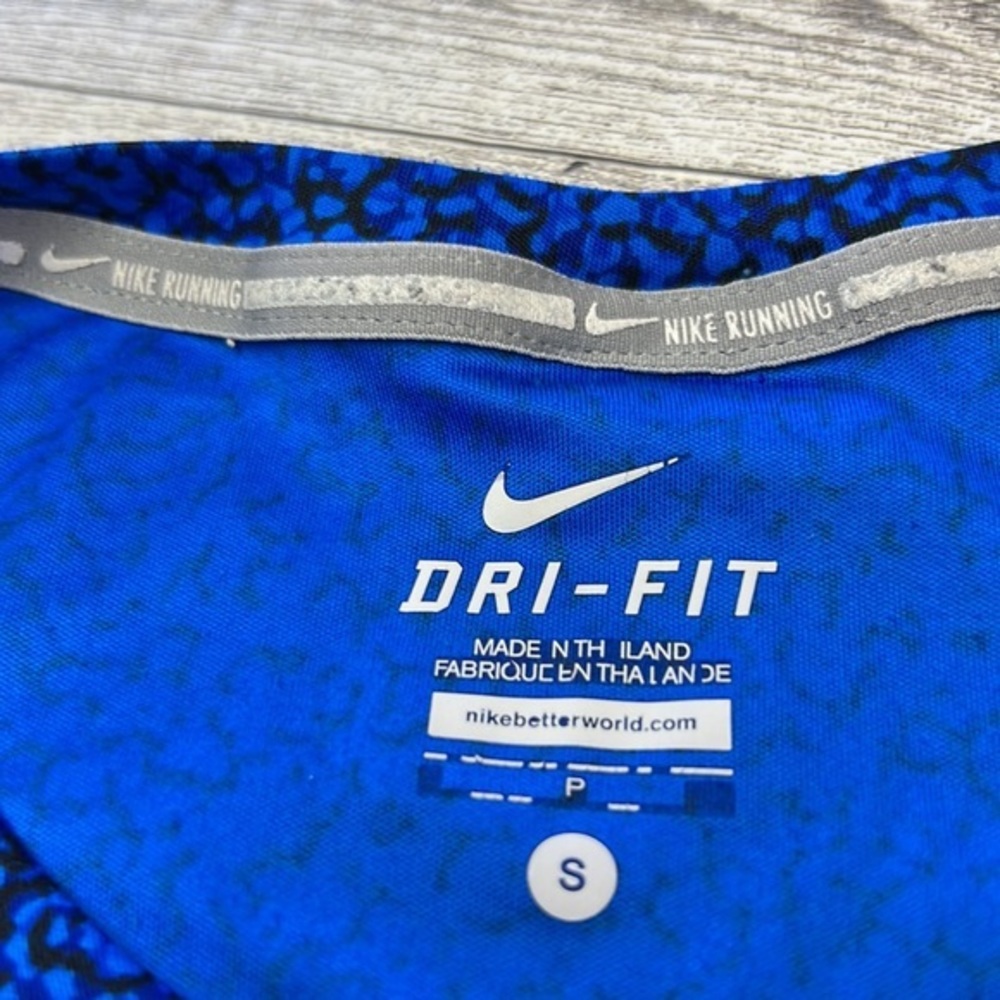 Nike‎ - Picture 3 of 7